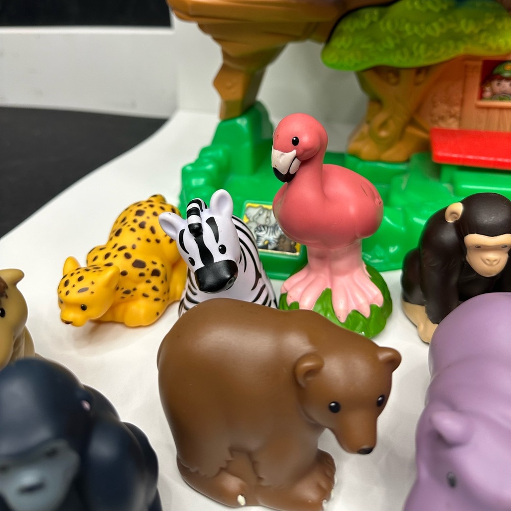 Little People Zoo Talkers play set with 23 animals - Picture 6 of 9